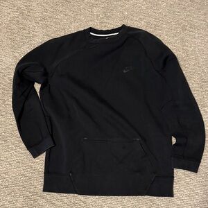 Nike Men's Black Crewneck Sweatshirt